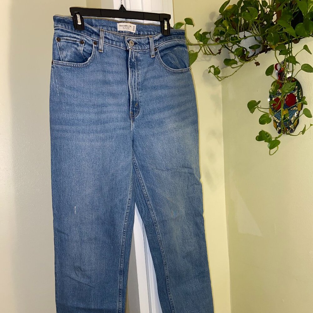 Abercrombie Ultra High Rise 90s Straight Jean Medium 30 Long